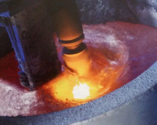 molten aluminum in degassing process
